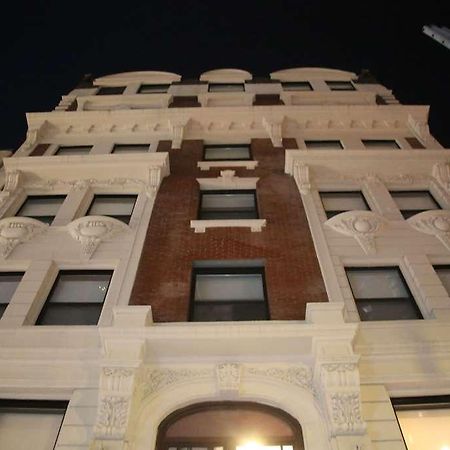 Mayfair Hotel, Ascend Hotel Collection New York Bagian luar foto